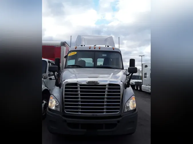 2019 FREIGHTLINER/MERCEDES CASCADIA 113ef67b14fbc30af293885f6efa7fd41cb