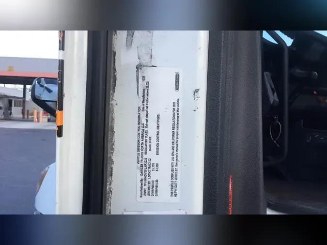 2021 Freightliner Cascadia 126