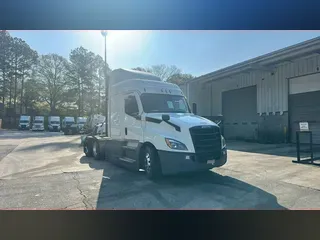 2021 Freightliner Cascadia 126