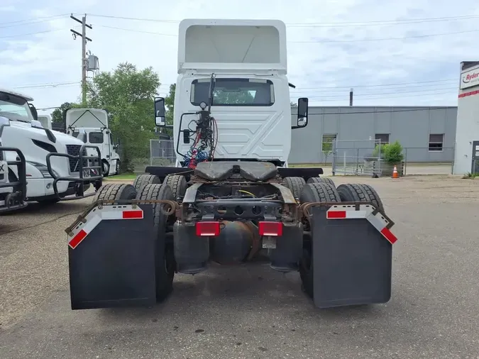 2019 NAVISTAR INTERNATIONAL LT625 DAYCAB T/A