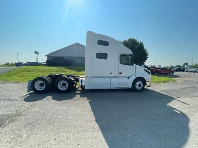 2020 VOLVO VNL64T760