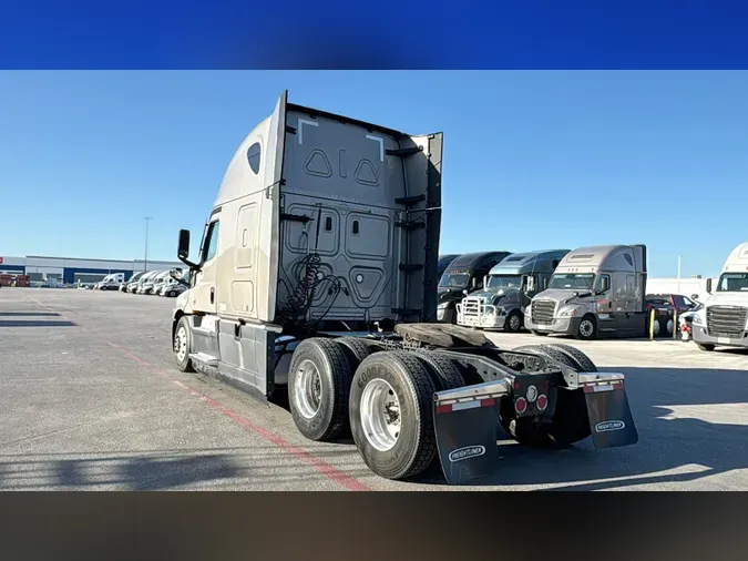 2024 Freightliner Cascadia 126ef74e328bf4d3e6ecf72d171279e1cc1