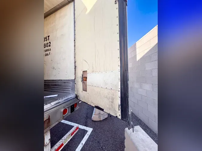 2005 UTILITY VS2RAef7b5a09d78aa4daa61619639c5edb89