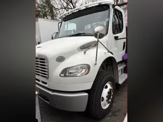 2015 FREIGHTLINER/MERCEDES M2 106
