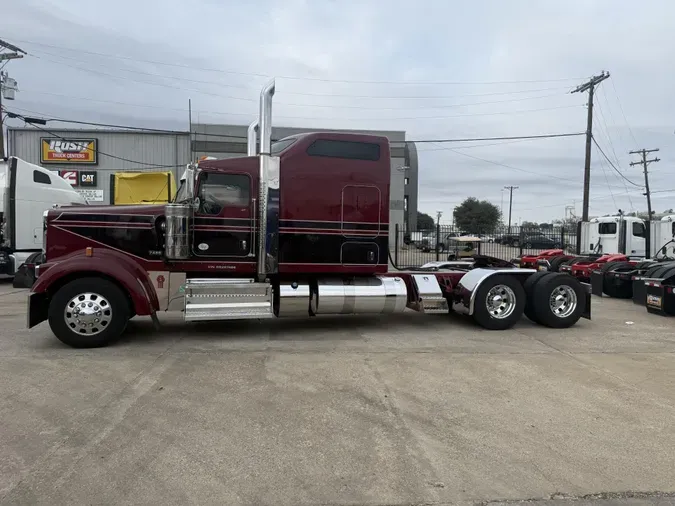 2024 Kenworth W900ef813ce8e7f6692417f75055e7afedfe