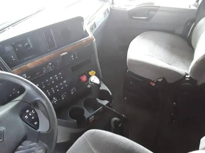 2019 NAVISTAR INTERNATIONAL LT625 SLPR CABef826d92a65b684e3245f95647478ca7