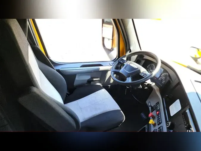 2020 FREIGHTLINER CA126