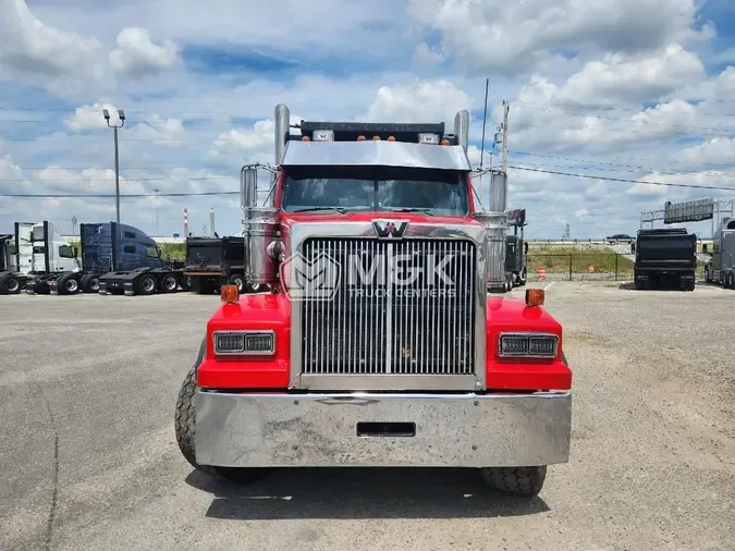 2017 WESTERN STAR 4900