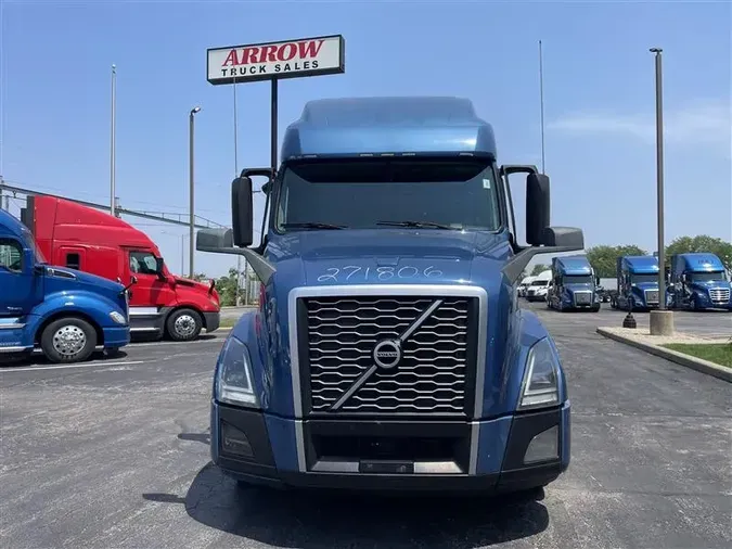 2021 VOLVO VNL760