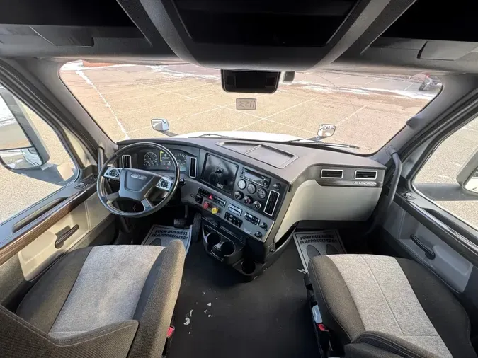 2022 FREIGHTLINER Cascadia 126ef867c40146fa5984df7758723f230b0