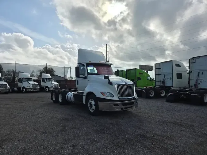 2019 NAVISTAR INTERNATIONAL LT625 DAYCAB T/A