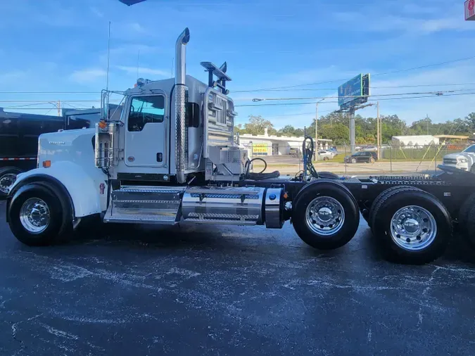 2026 Kenworth W900Lef874600abbd9f48fb31a6c14cccbbe5