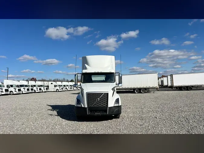 2018 Volvo VNL300