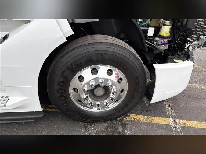 2022 VOLVO VNL64T860