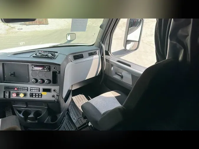 2021 Freightliner Cascadia 126