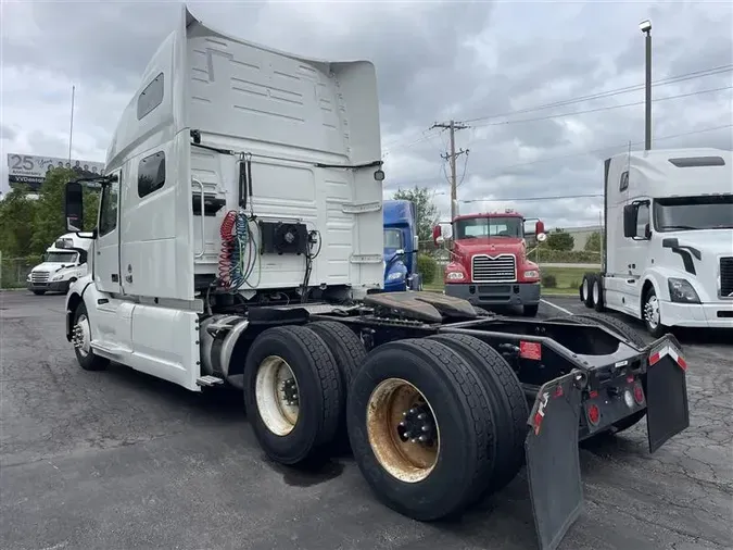 2020 VOLVO VNL760
