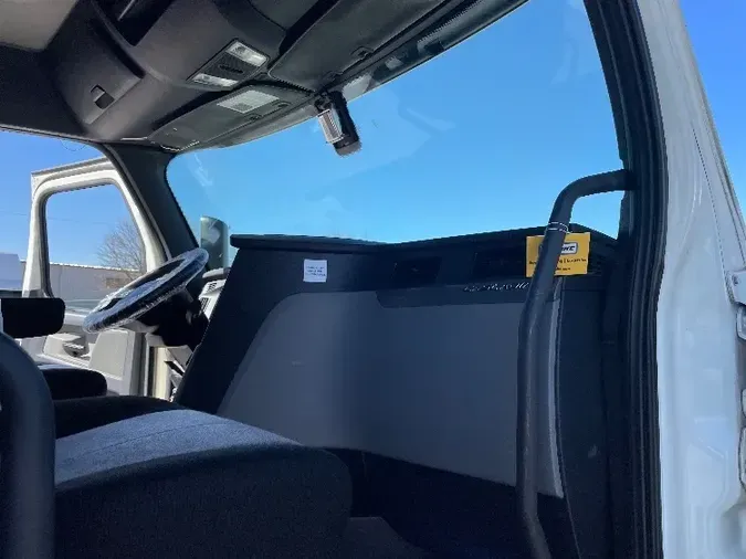 2019 Freightliner T12664ST