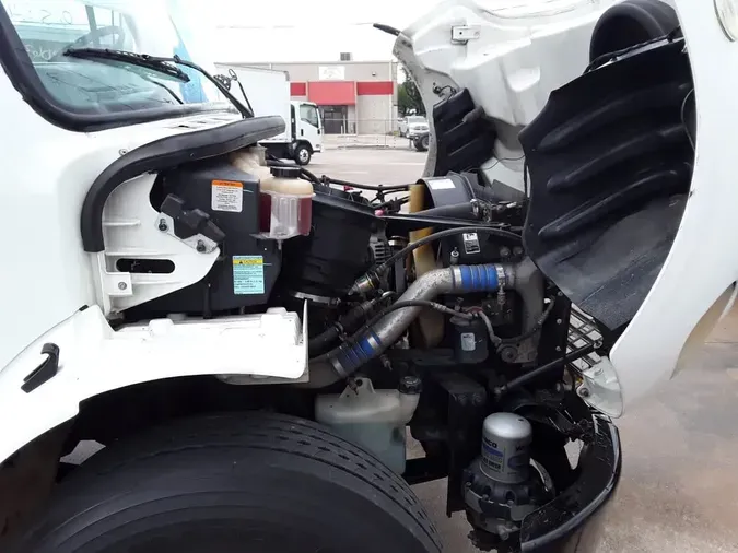 2018 FREIGHTLINER M2 106