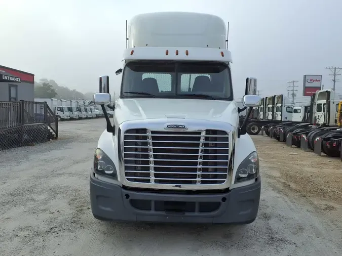 2020 FREIGHTLINER/MERCEDES CASCADIA 125