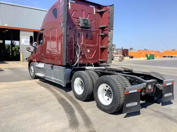 2021 Freightliner Cascadia