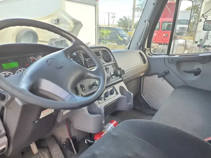 2018 FREIGHTLINER/MERCEDES M2 106