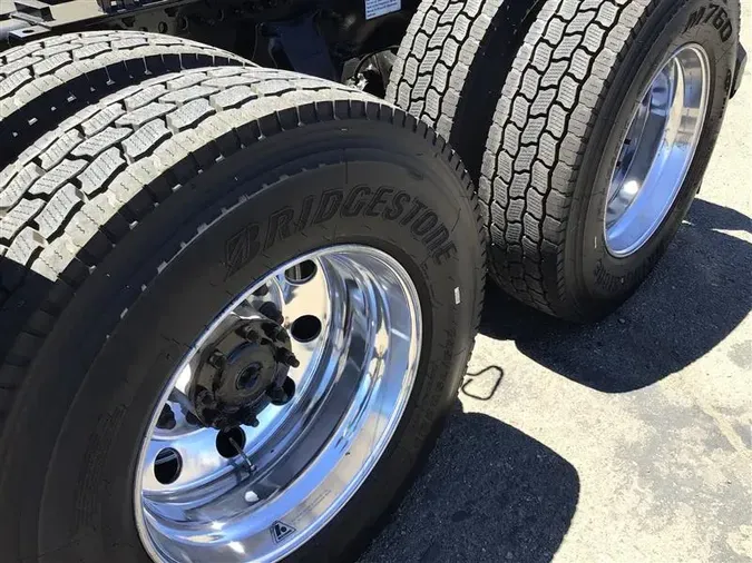 2021 FREIGHTLINER CA126