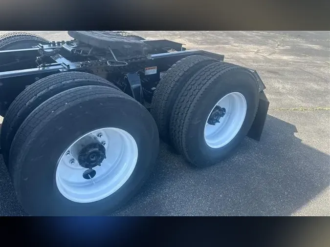 2020 FREIGHTLINER CA126