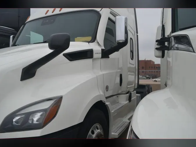 2022 FREIGHTLINER CASCADIA 116