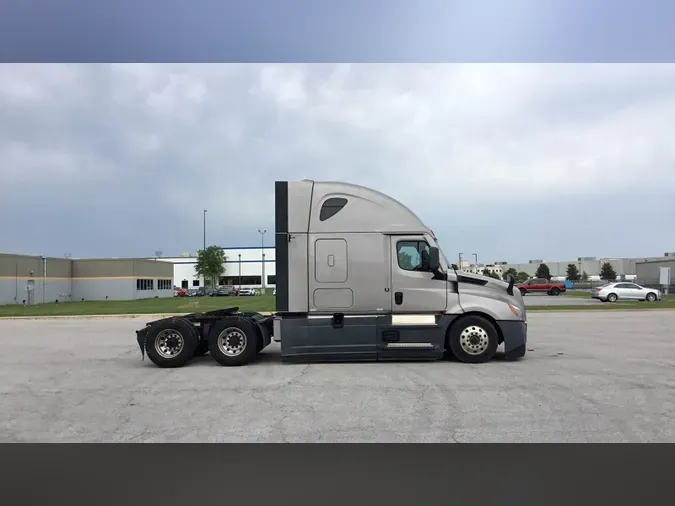 2023 Freightliner Cascadia 126ef9e42c7e3cf86918226fed57ea52434