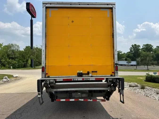 2019 Freightliner Business Class M2 106
