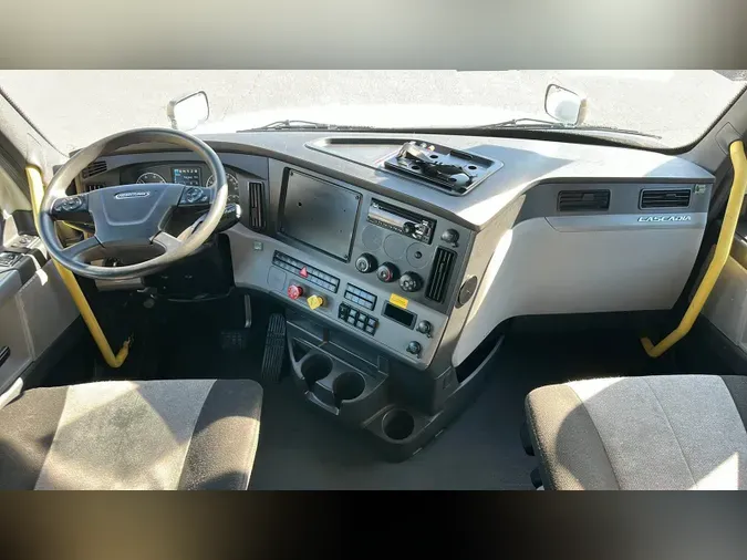 2022 Freightliner Cascadia 126efa3c34e4523e786da863597645d84a0