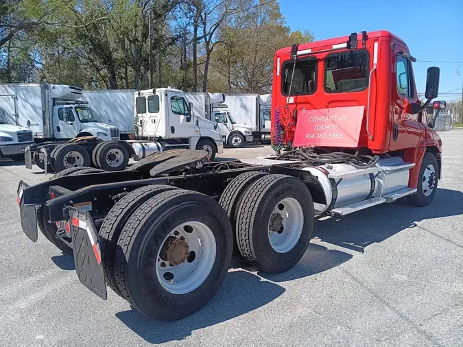 2019 FREIGHTLINER/MERCEDES CASCADIA 125