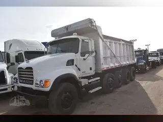 2005 MACK GRANITE CV713