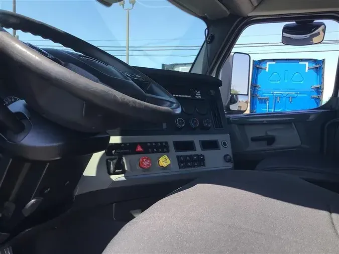 2019 FREIGHTLINER CA126