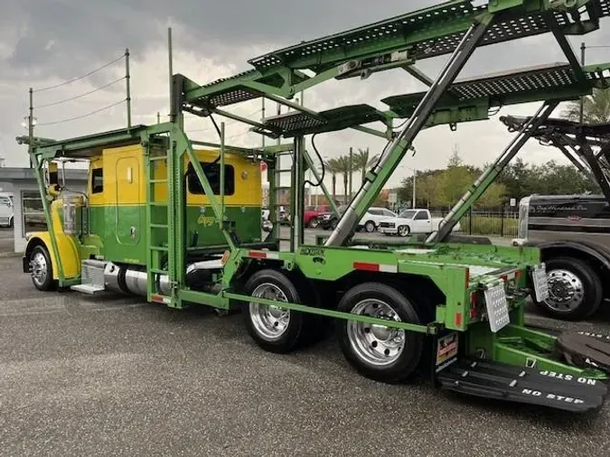 2021 Peterbilt 389