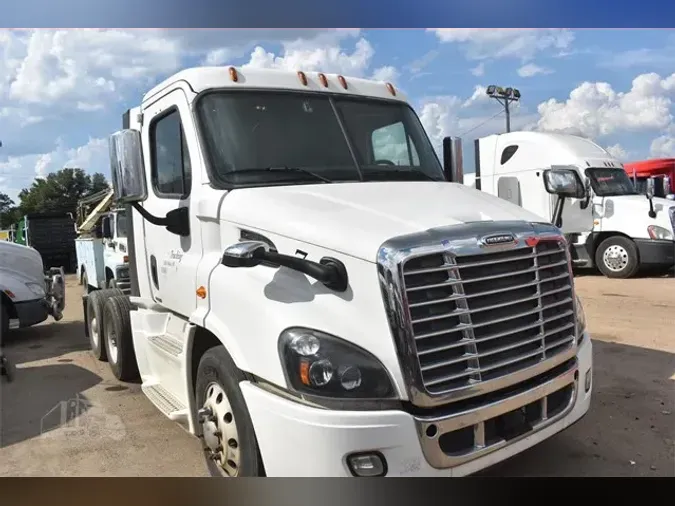 2016 FREIGHTLINER CASCADIA 113