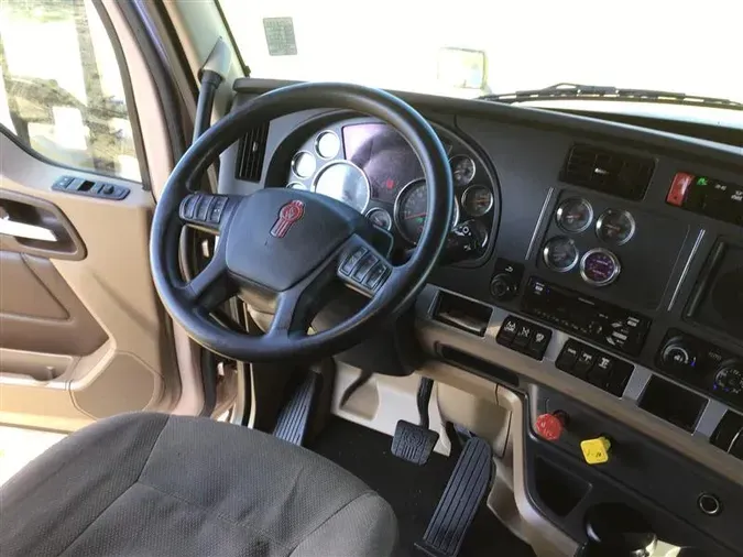 2021 KENWORTH T680efb0bc26cf4d9a08e0d95e992e58b5ea