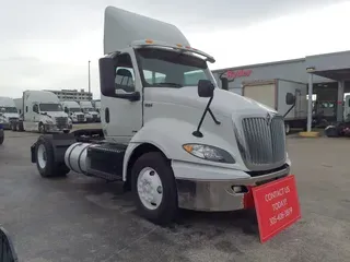 2019 NAVISTAR INTERNATIONAL RH613 DAYCAB S/A