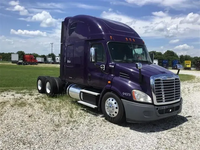 2015 FREIGHTLINER CA113
