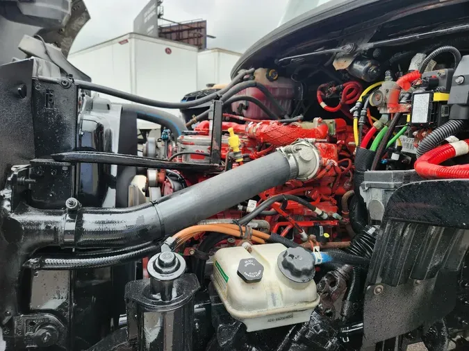 2016 FREIGHTLINER M2106
