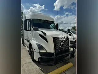 2020 VOLVO VNL64T760