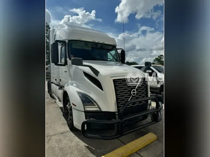 2020 VOLVO VNL64T760efbc2a97b3411f2376eaab43e153aed9