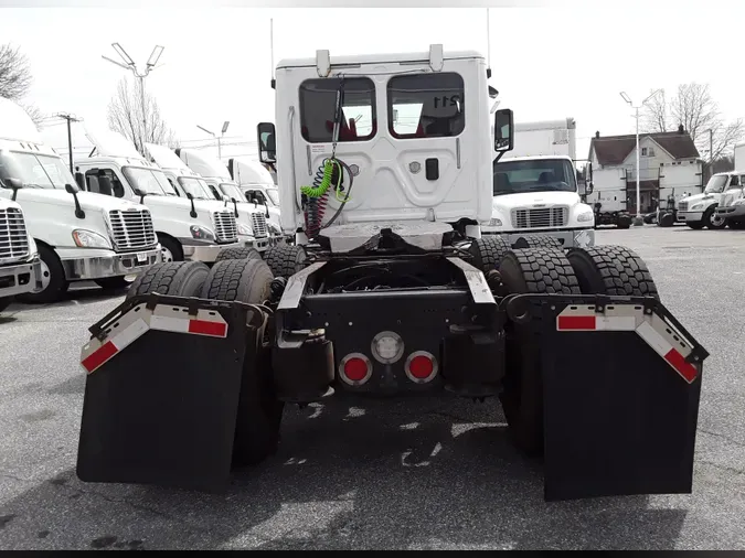 2017 FREIGHTLINER/MERCEDES CASCADIA 125