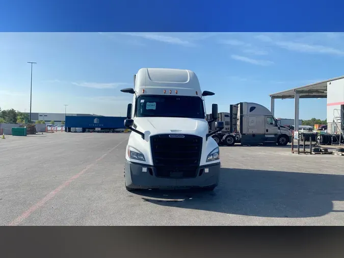 2022 Freightliner Cascadia 126