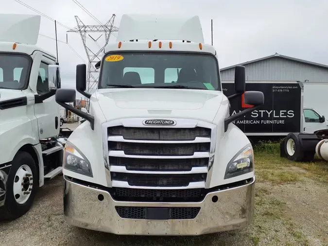 2019 FREIGHTLINER NEW CASCADIA PX12664
