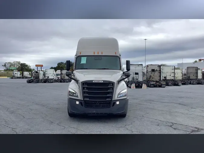 2022 Freightliner Cascadia 126