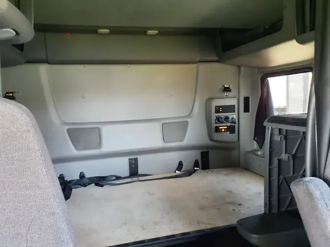 2020 NAVISTAR INTERNATIONAL LT625 SLPR CAB