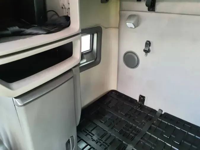2019 VOLVO VNL64T-760