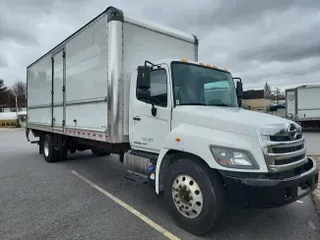 2018 HINO TRUCK 268