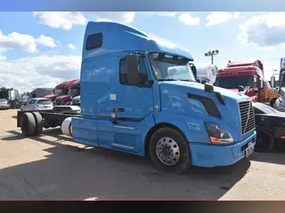 2016 VOLVO VNL42670